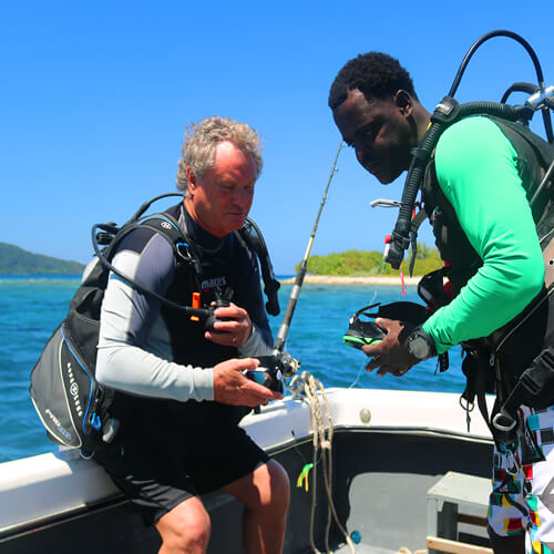 Roatan private island diving packages