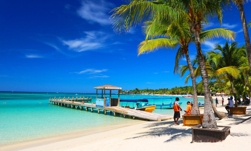 Roatan beach excursion