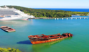 Roatan shipwrecks and cruise ports