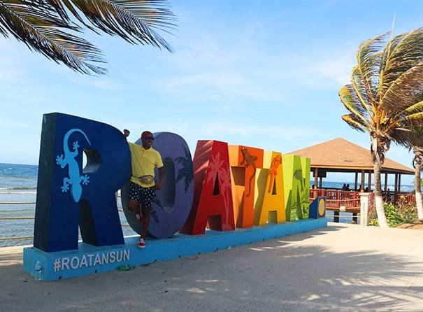 Roatan sign tour