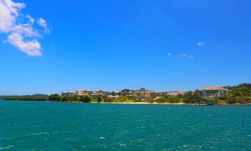 3 stop snorkel roatan