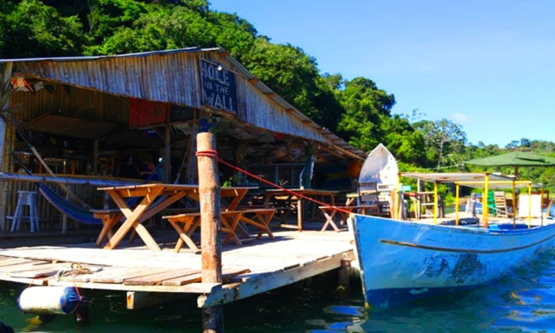 roatan hole in the wall tour