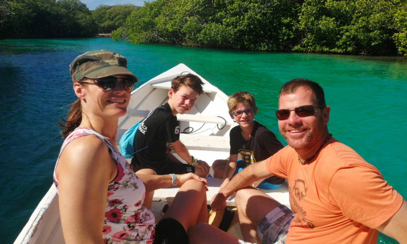 roatan family tours