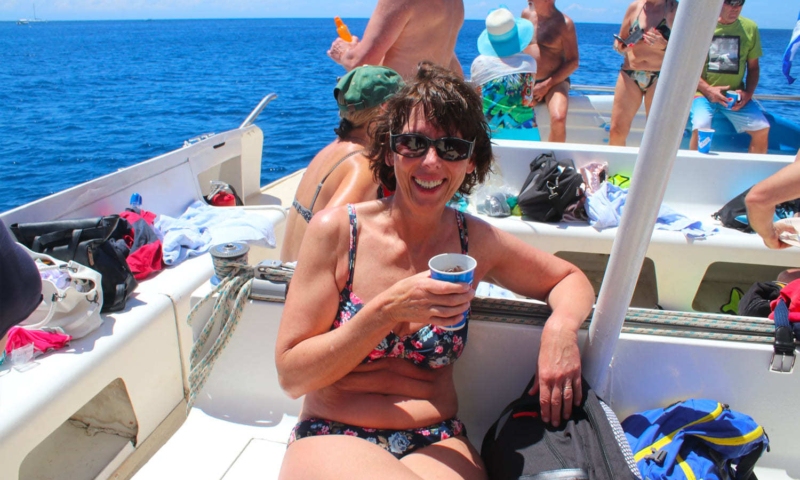 roatan catamaran snorkeling