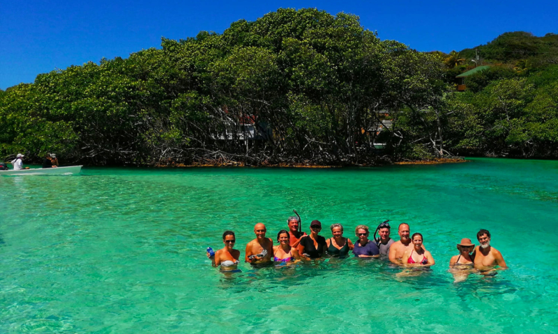roatan snorkeling tour