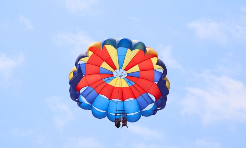 roatan parasailing