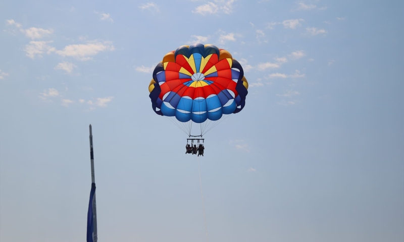 parasailing roatan