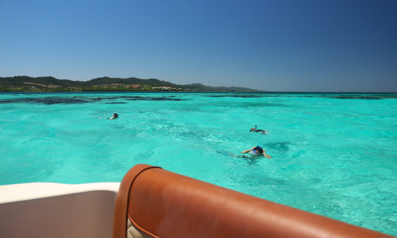 roatan yacht rental