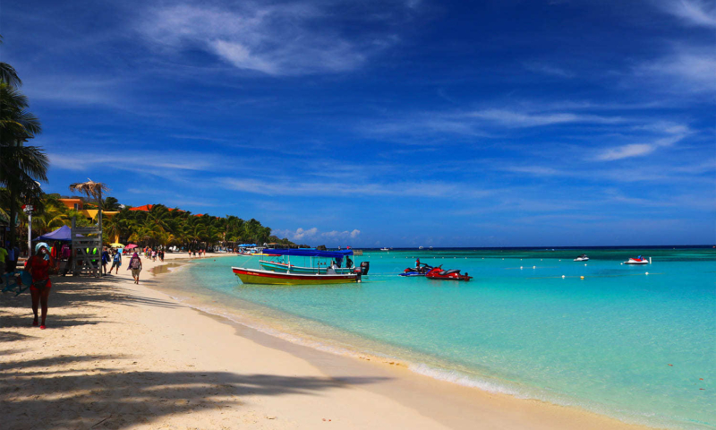 roatan beach cruise excursion