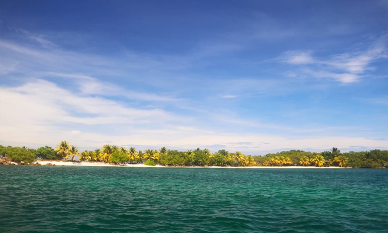 east roatan boat trip
