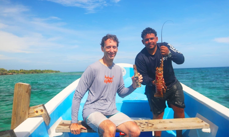 east roatan boat trip