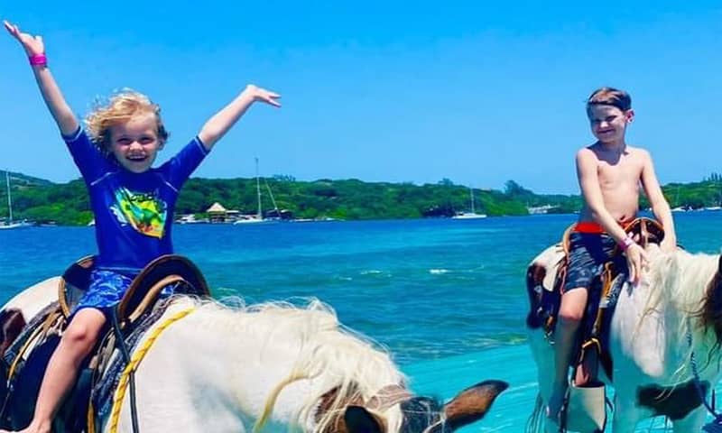 roatan horseback riding