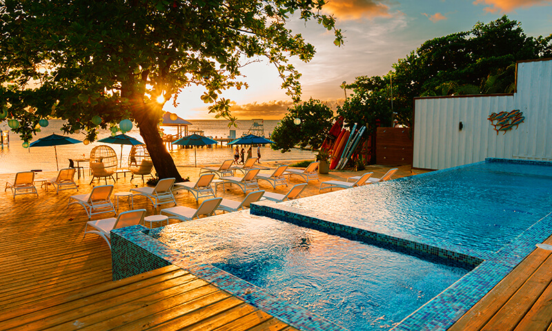 blue roatan beach club